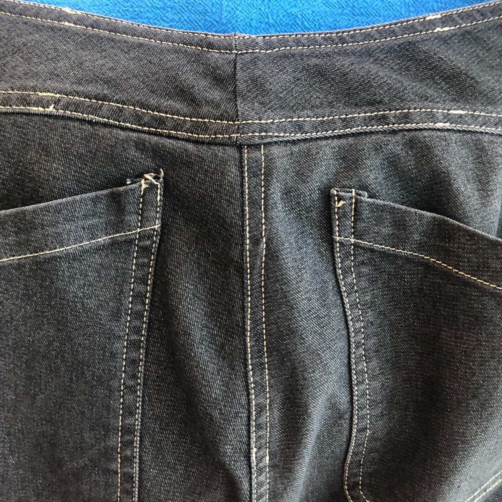 BLACK DENIM CAPRIS - Picture 3 of 10